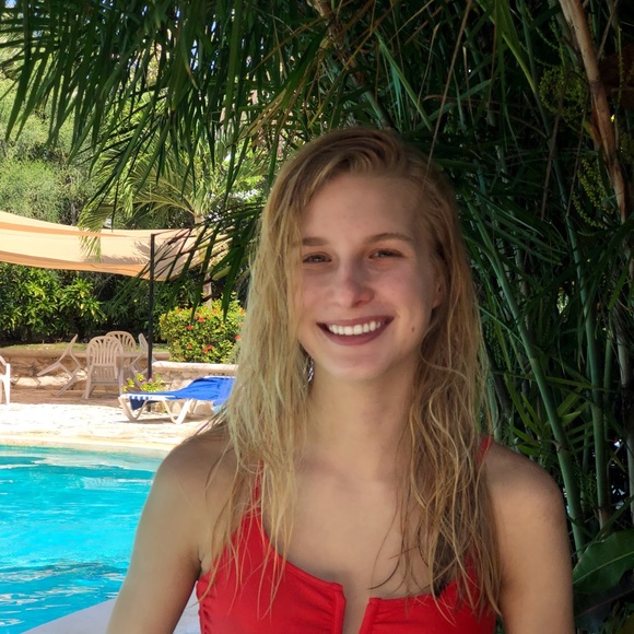 Meet your Posher, Erin - Picture 1 of 1